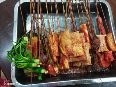 油炸串串香技術培訓要收多少學費？沒有時間限制