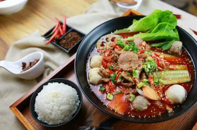 冒菜培訓技術培訓哪家強？教你底料的炒制