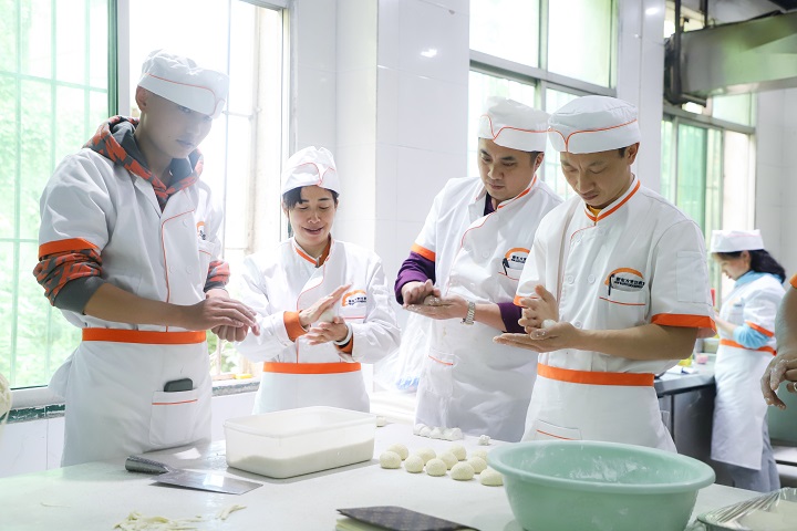 哪家早餐培訓學校哪家好？知名培訓機構對比